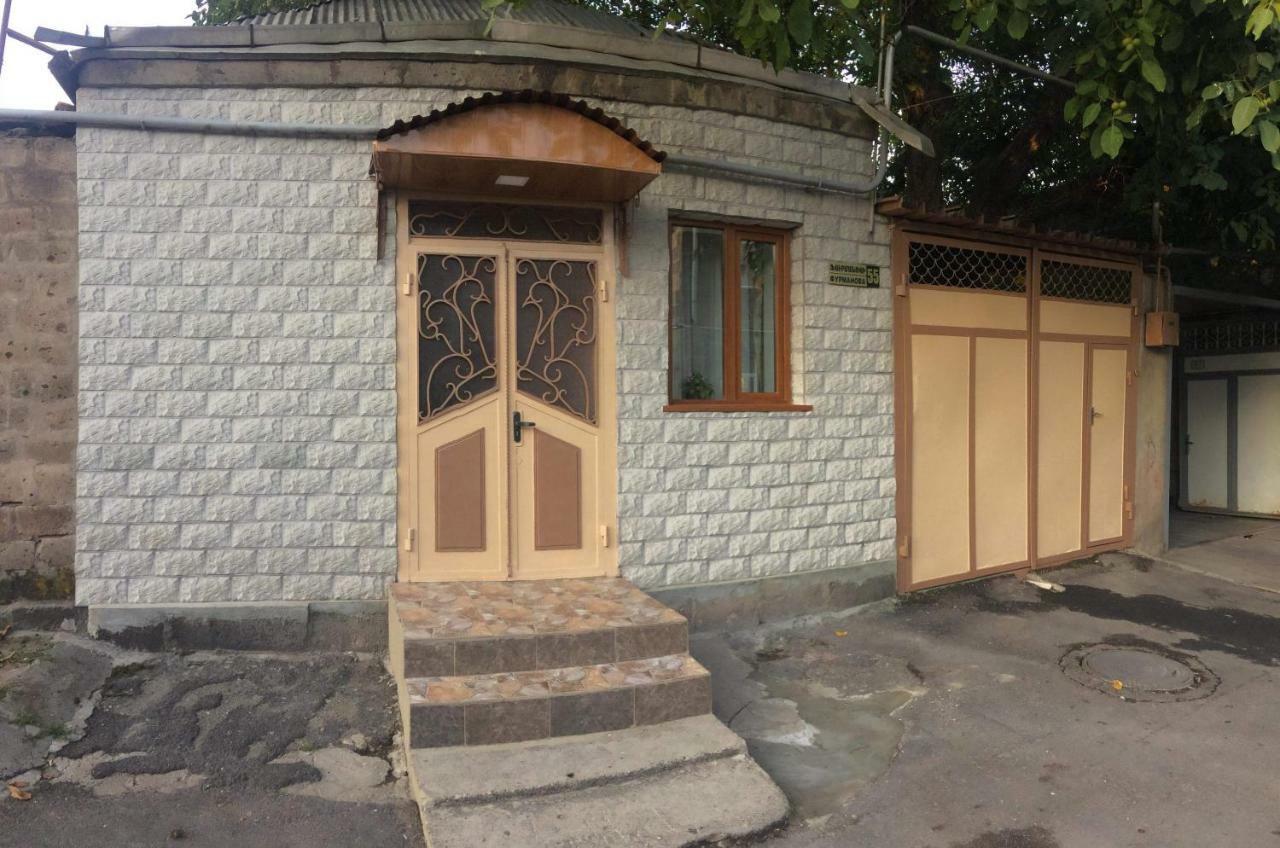 Посуточный Гостевой Дом Gjoumri Kültér fotó